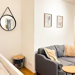 Qonroom - As Individual As - Oeynhausen