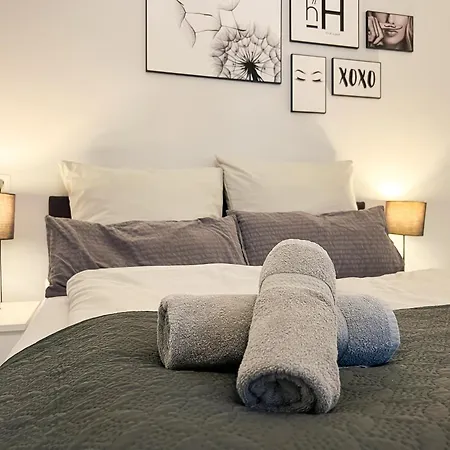 Qonroom - As Individual As - Oeynhausen *