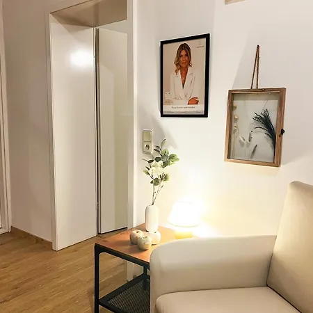 Qonroom - As Individual As - Oeynhausen * Bad Oeynhausen