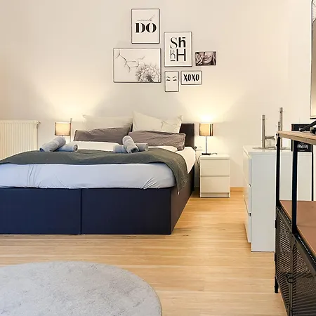 Qonroom - As Individual As - Oeynhausen