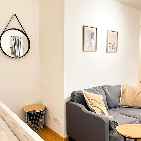 Qonroom - As Individual As - Oeynhausen