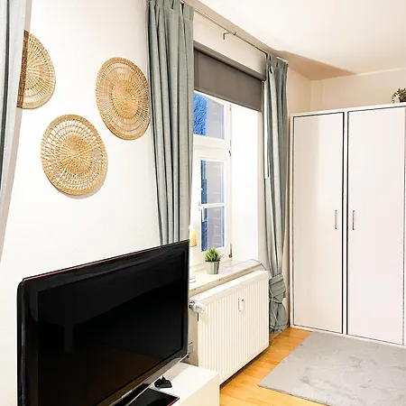 Qonroom - As Individual As - Oeynhausen * Bad Oeynhausen